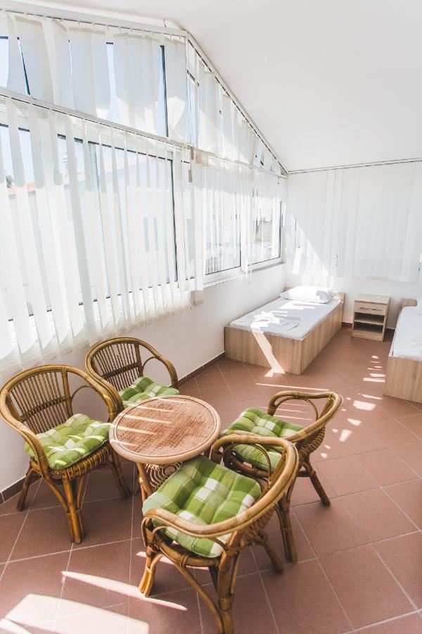 Apartmani Males ロゴズニッツァ エクステリア 写真